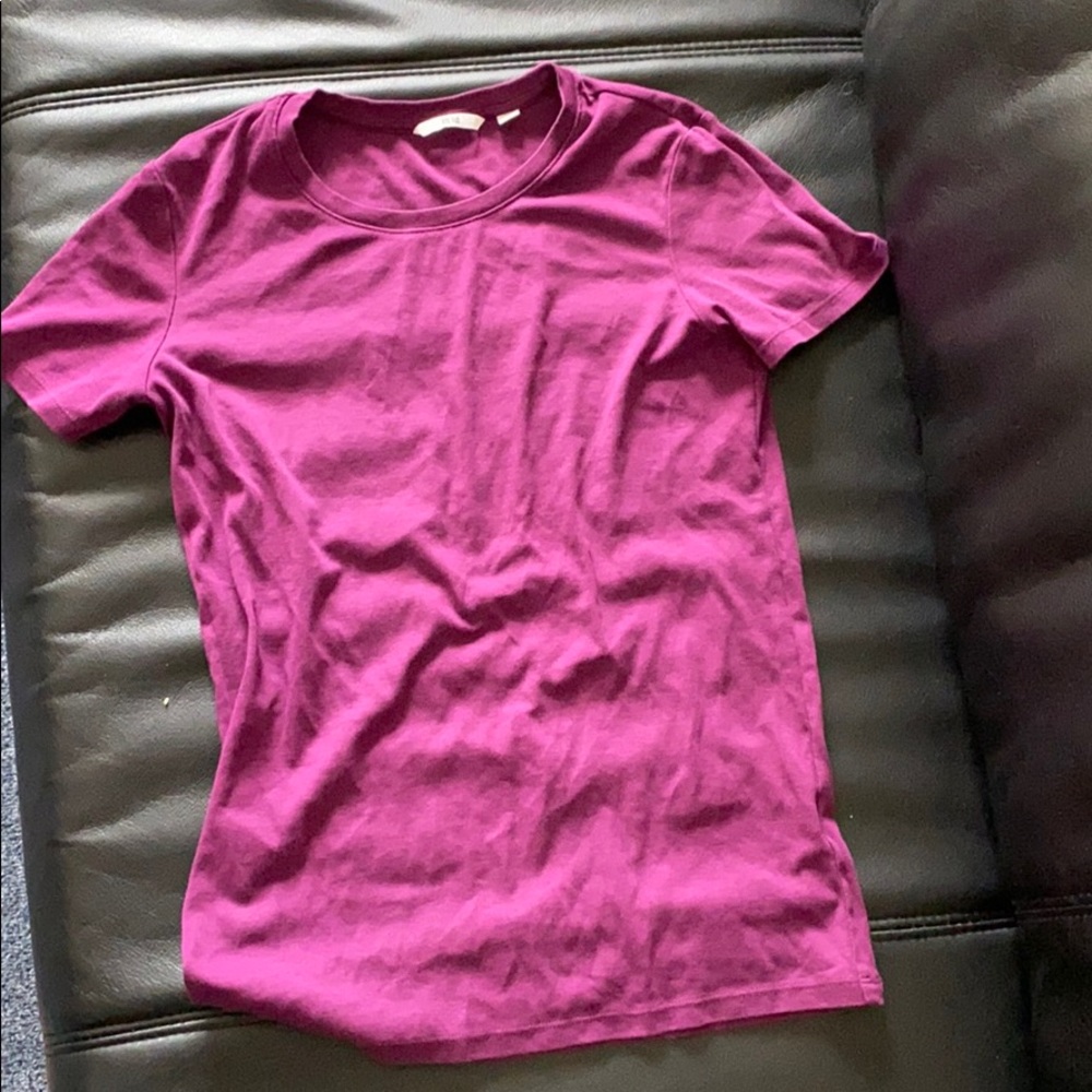 Uniqlo t-shirt